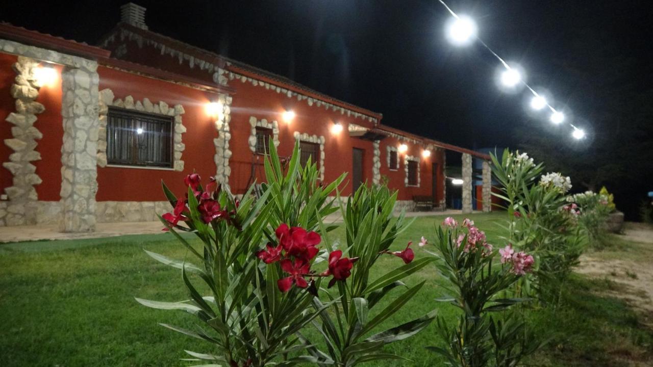 Finca Entrevinedos De Bodegas Marcos Peñafiel Eksteriør billede