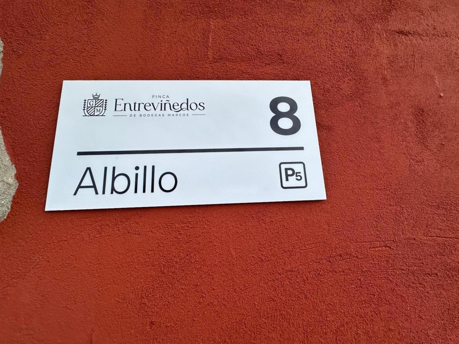 Finca Entrevinedos De Bodegas Marcos Peñafiel Eksteriør billede